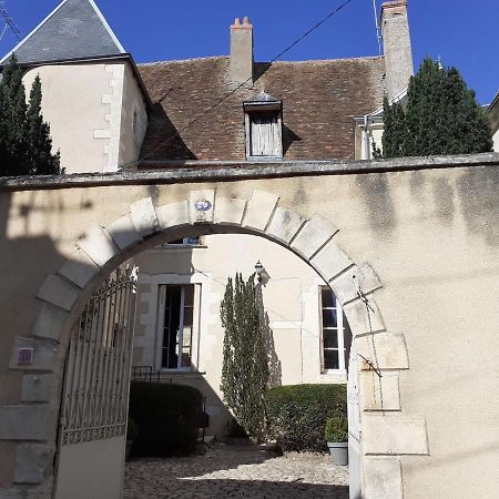 Апарт готель Le Logis De Saint Cyr Ісуден Екстер'єр фото