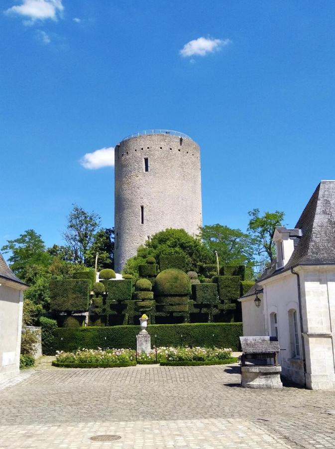 Апарт готель Le Logis De Saint Cyr Ісуден Екстер'єр фото