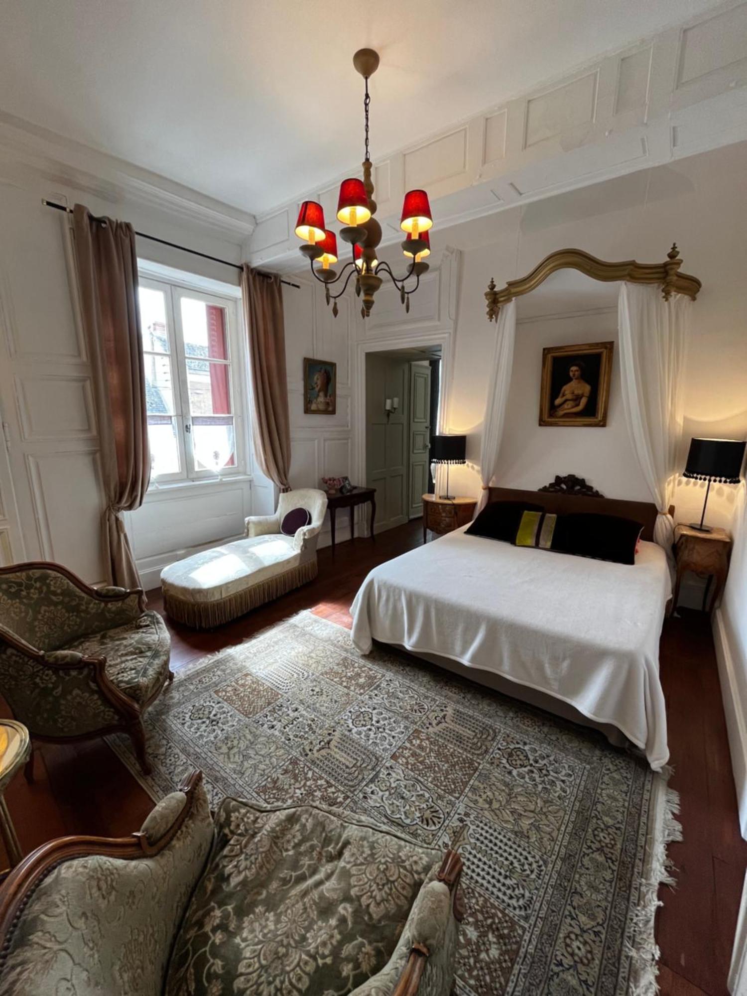 Апарт готель Le Logis De Saint Cyr Ісуден Екстер'єр фото